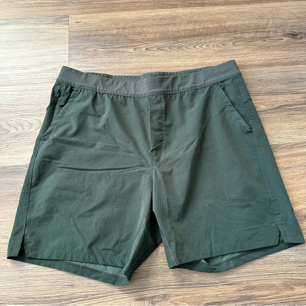 Public Rec Flex Shorts Men 38 Green Athletic Stretch Pockets All Day Everyday 7”
